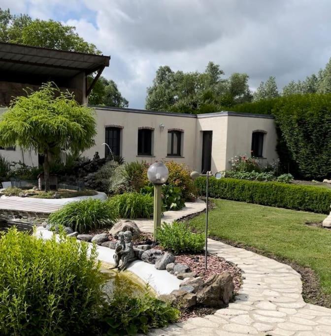Appartement Calme Au Coeur Du Jardin Violaines Exterior foto